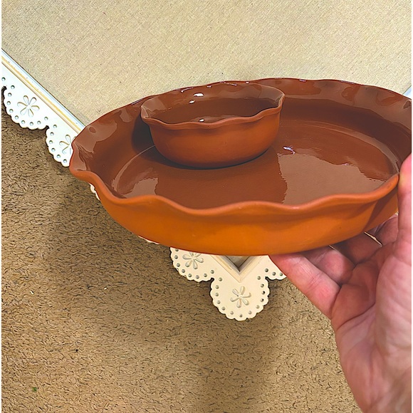 Crate and Barrel 1 Piece Chip & Dip Serving Tray.Glazed Terra Cotta 11.5 Across - Picture 4 of 9